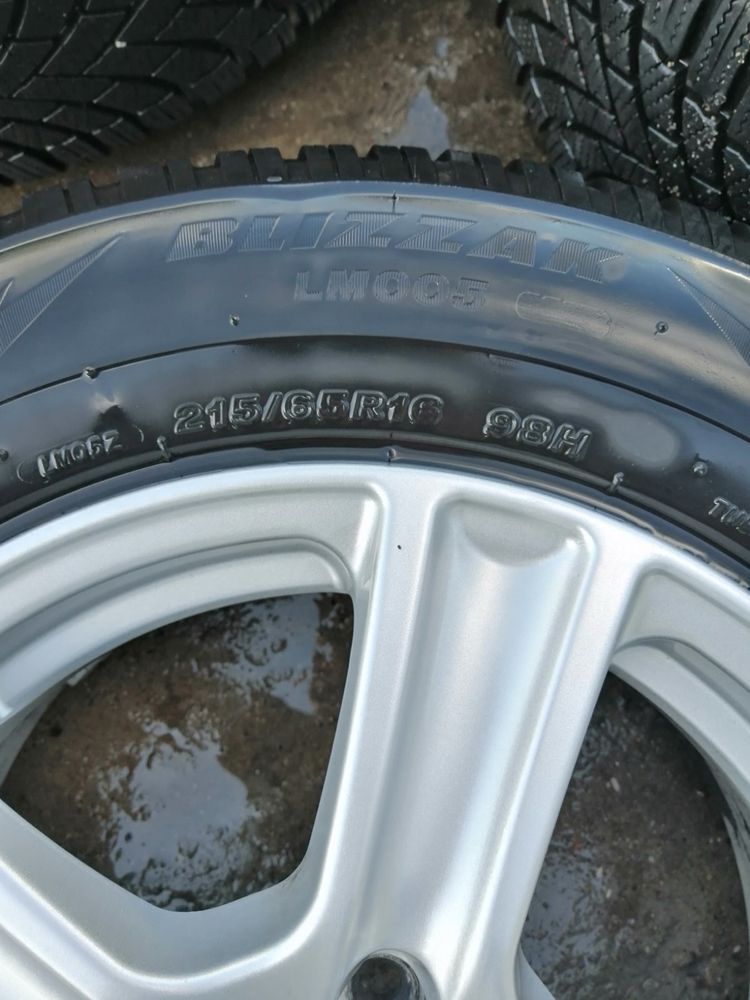 3 бр зимни гуми 215 65 16 Bridgestone