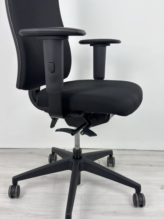 Ергономичен офис стол Interstuhl – идеален за дома и офиса обзавеждане