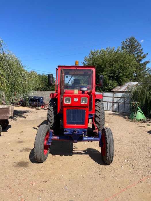 Tractor u 650 cu plug