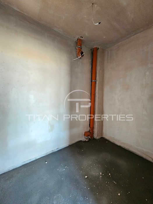 Продава се Тристаен апартамент в Пловдив, Остромила - 150 кв.м за 1256 €/кв.м - Снимка #11