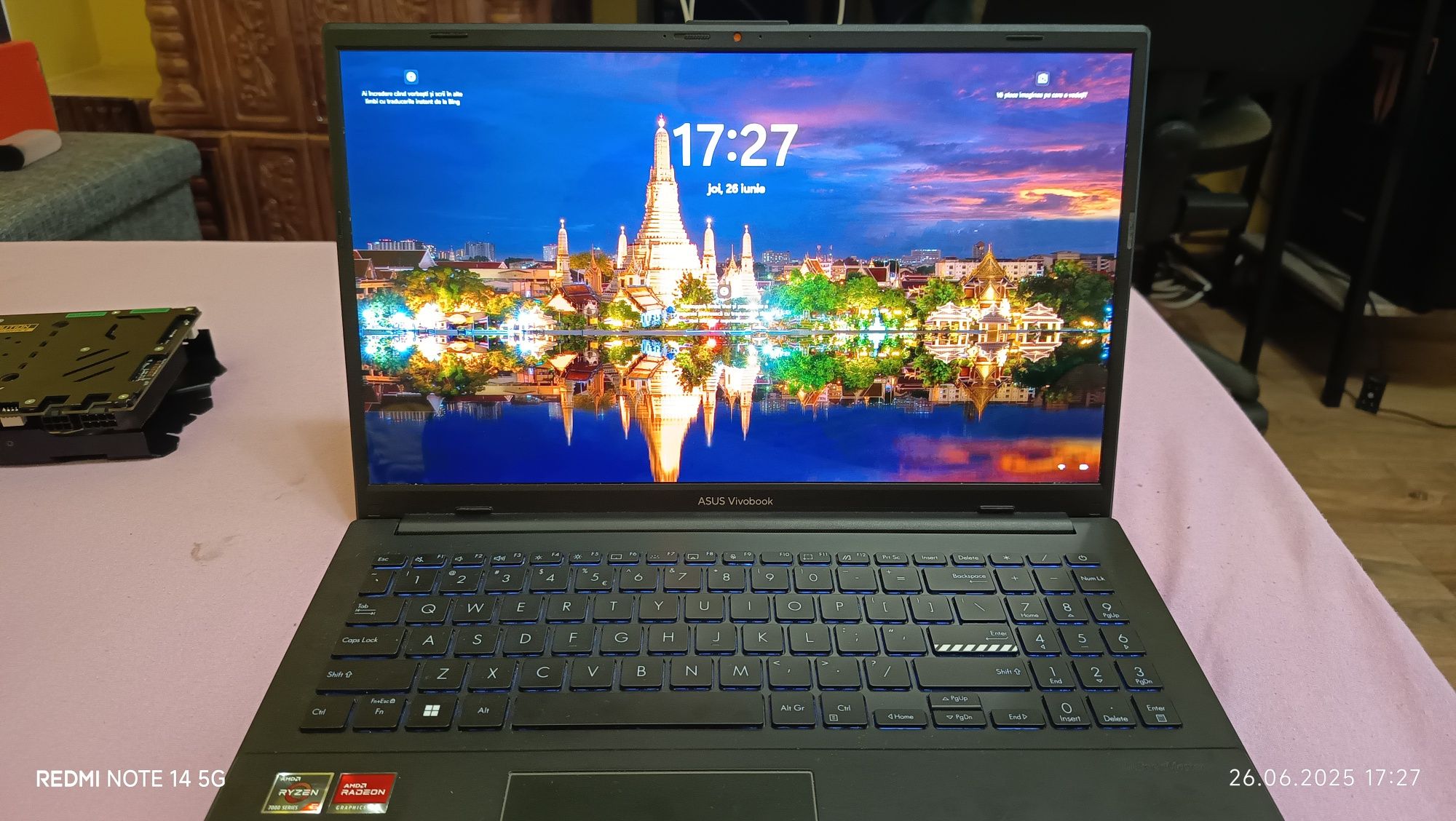 Vând laptop asus vivobook go 15 un an de folosință