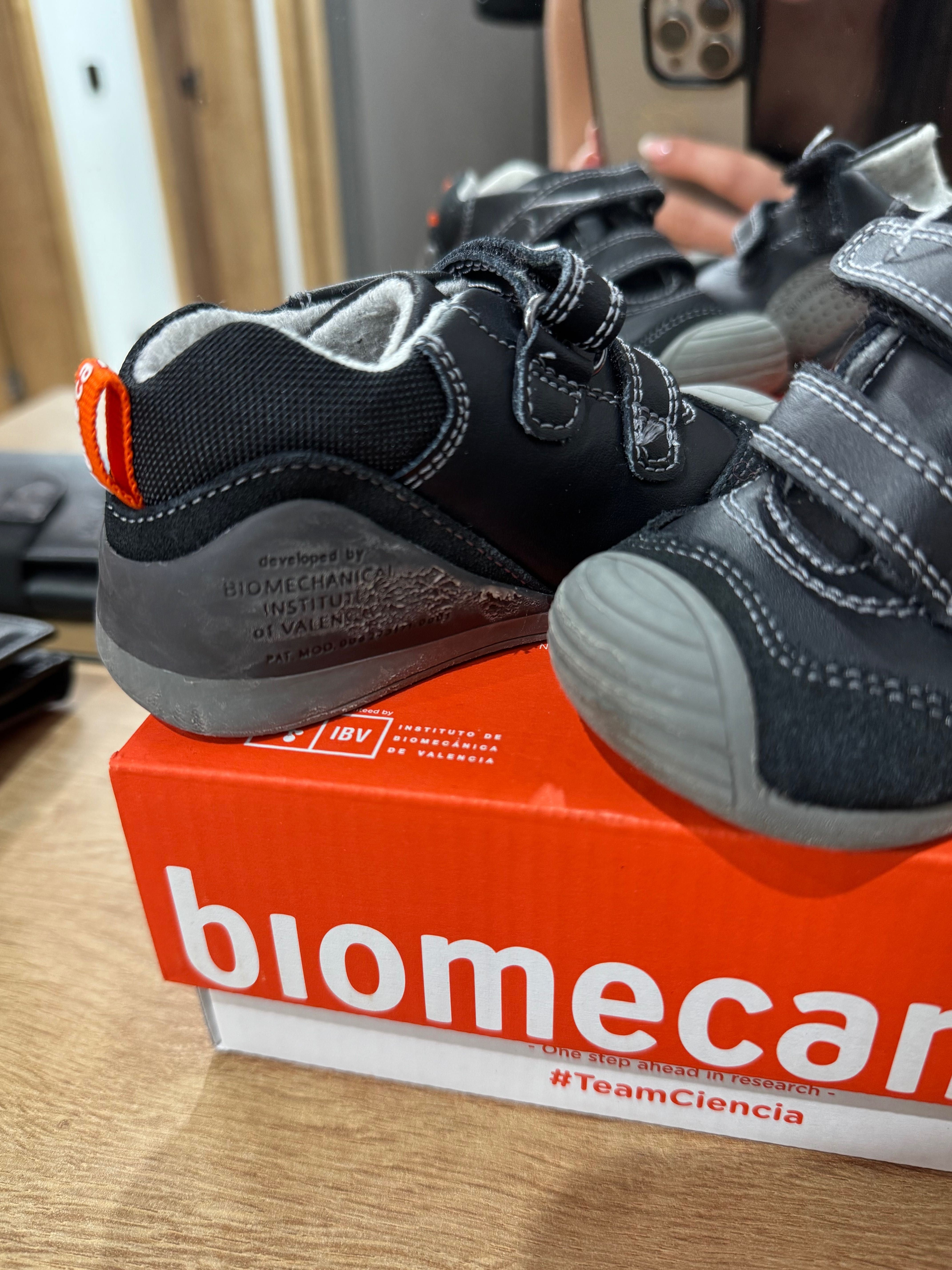 Biomecanics обувки за прохождане