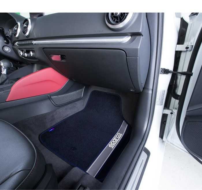 Универсални мокетни стелки Sparco - със сиво