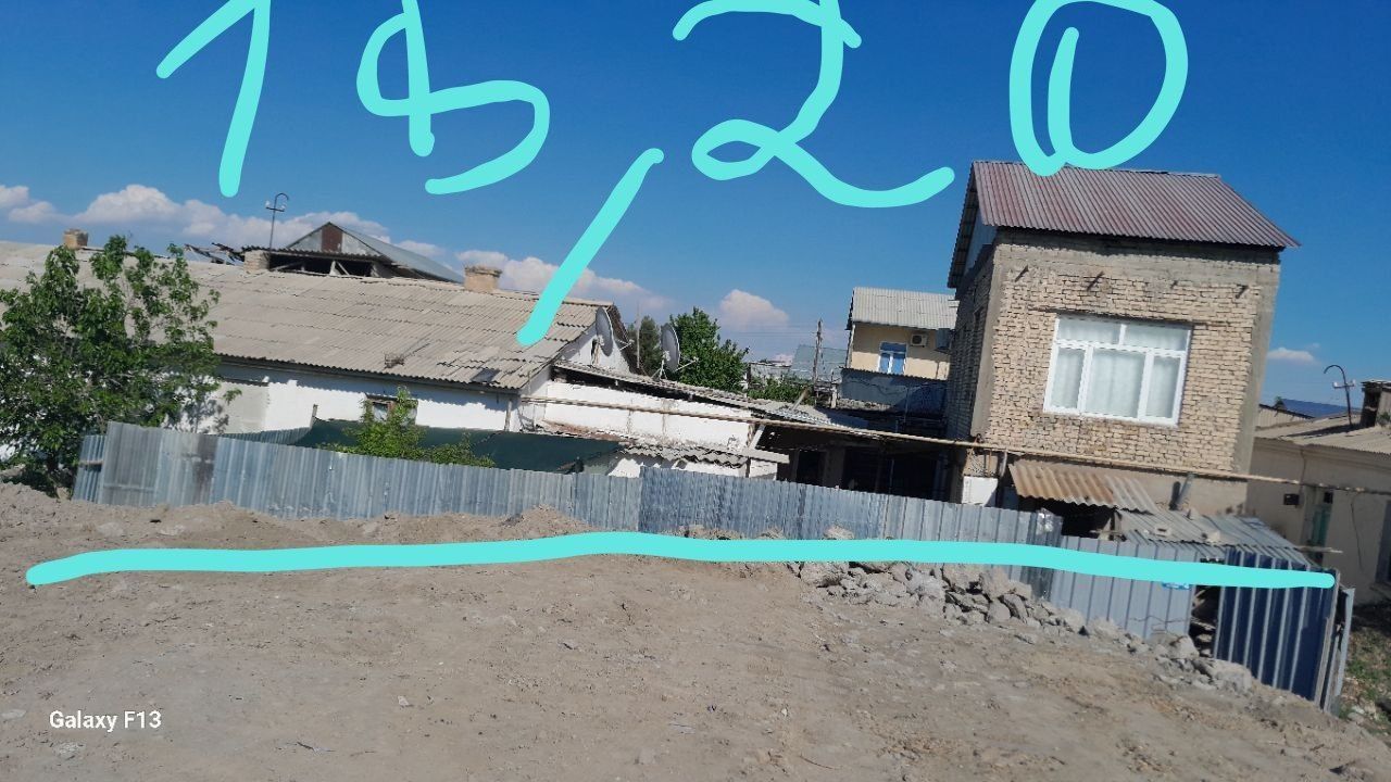 Уй сотилади Галаосиеда.