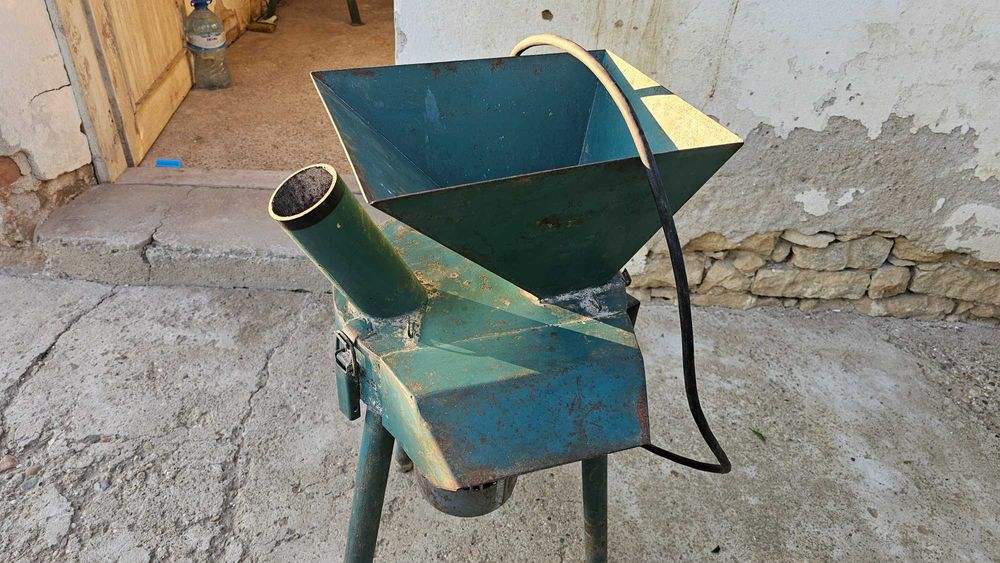 Фружомелка от СОЦА много запазена с мотор 2.2 малофазен мотор уникална