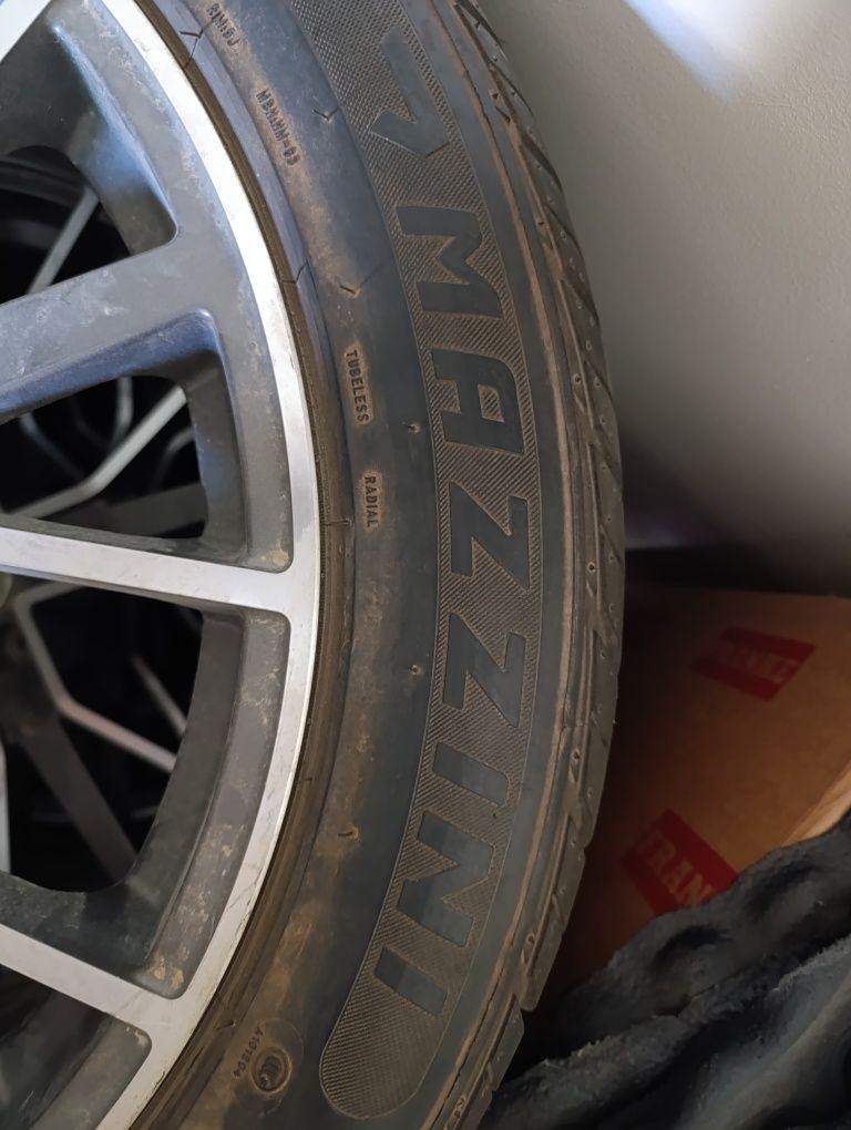 Продается литые диски с шинами 275/45R20