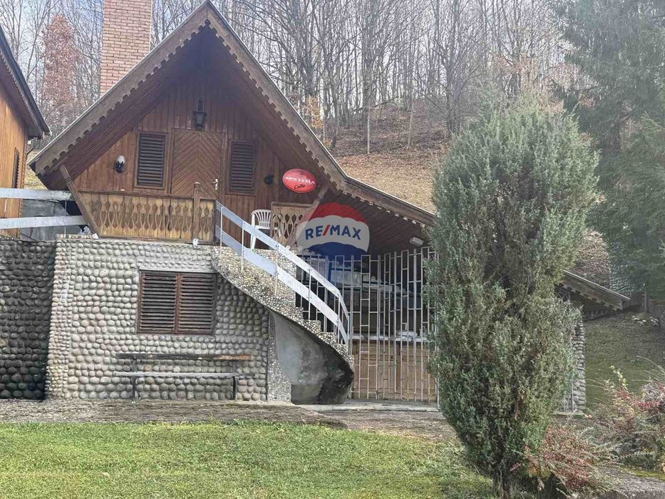 Туристическа хижа,гр. Априлци, кв. Видима TE