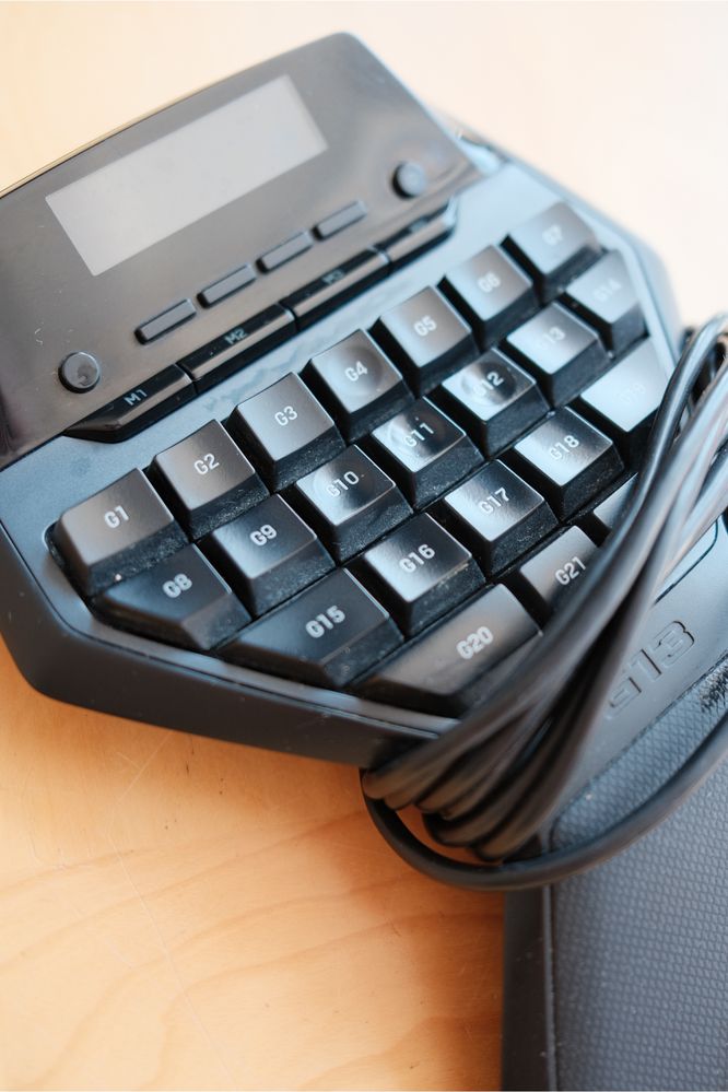 Logitech g13 геймърска клавиатура