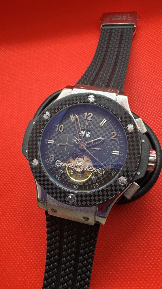 Мъжки часовник Hublot модел Geneva с автоматичен механизъм