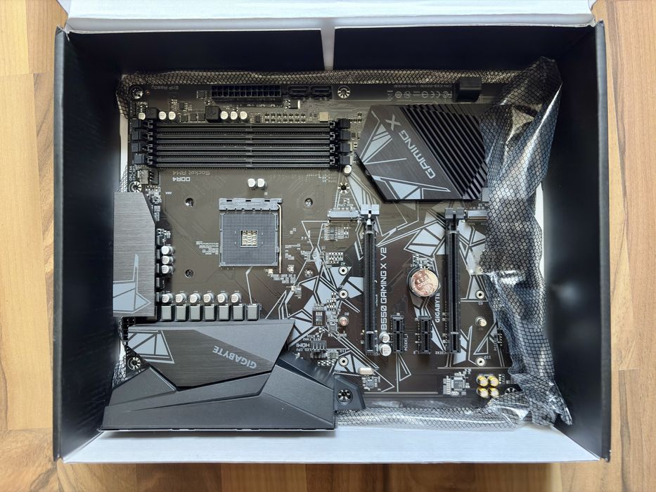 Placă de bază GIGABYTE B550 GAMING X V2 – Ca nouă