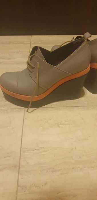 Обувки Benetton 38 номер