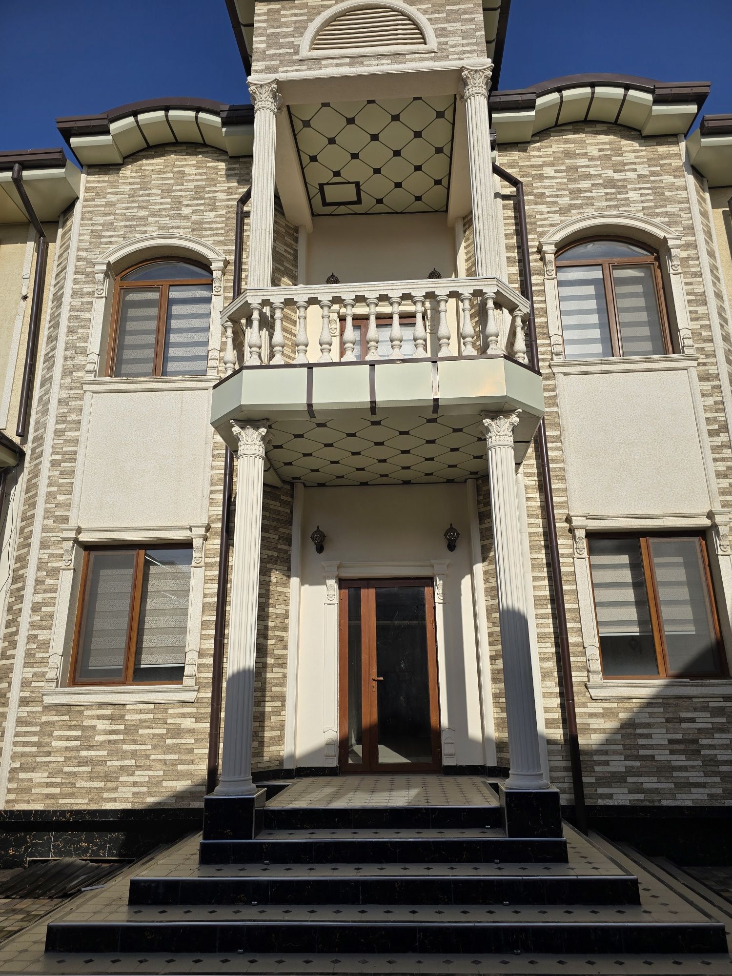 Срочно продаётся евро дом Юнусабадский район "Зенит" 3.5 соток 5-комна