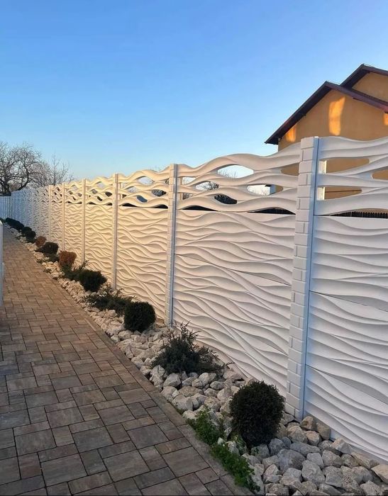 Placi de gard și stalpi / capace de gard și palarii/spalieri /tuburi