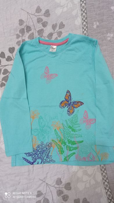 Кофточки в хорошем состоянии на 6-8 лет.Цена за одну