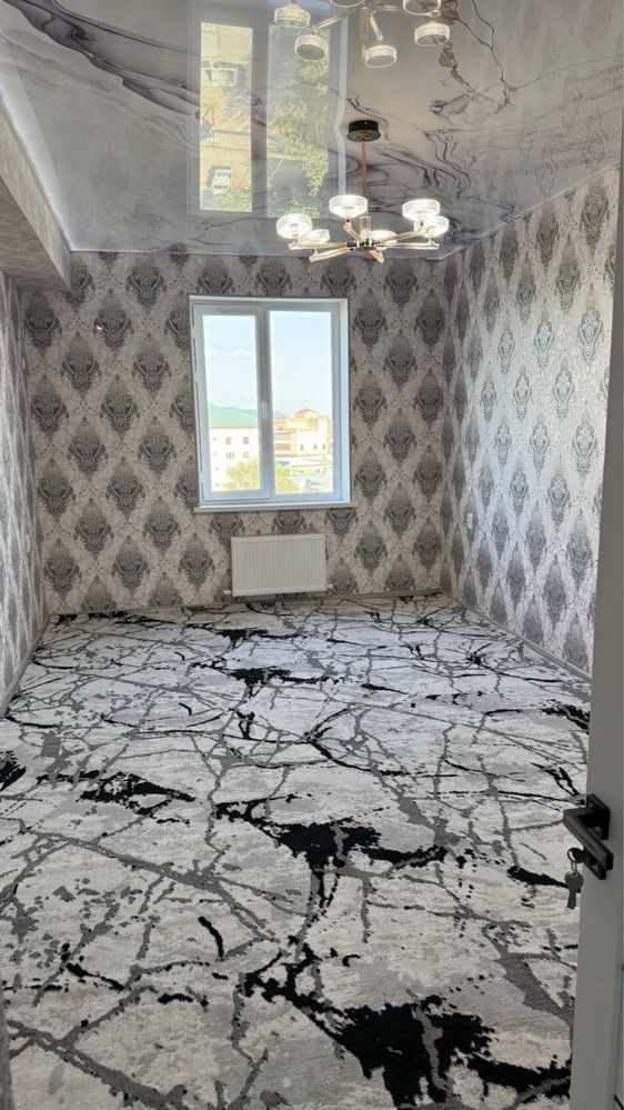Продается большая 2х комнатная кв 84кв.м² 6-этаж дом с лифтом ор: .