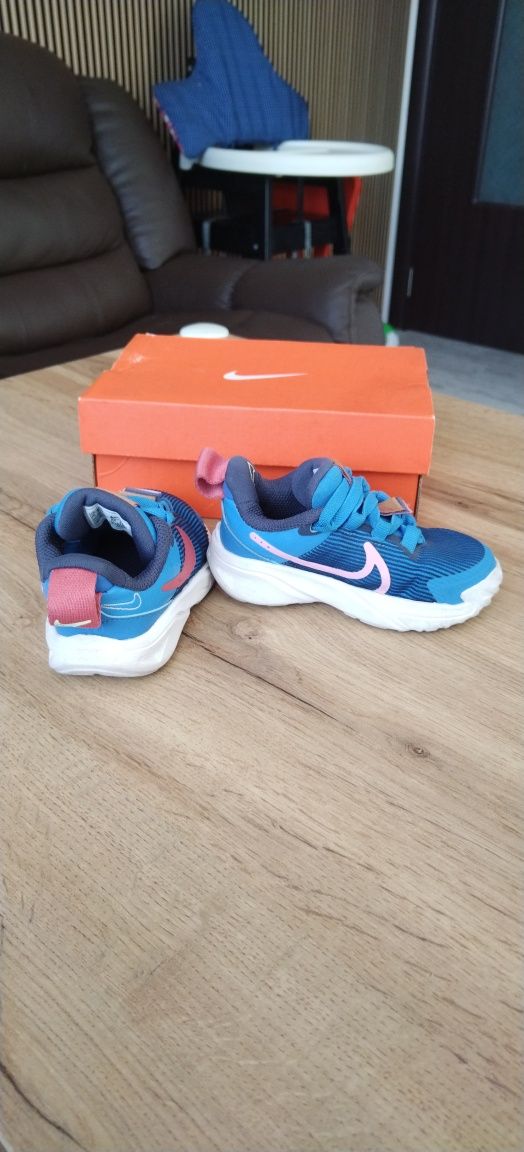Бебешки мокасини Mayoral и маратонки Nike