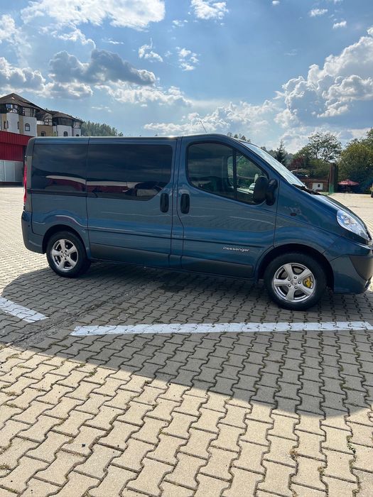 Renault trafic 8+1