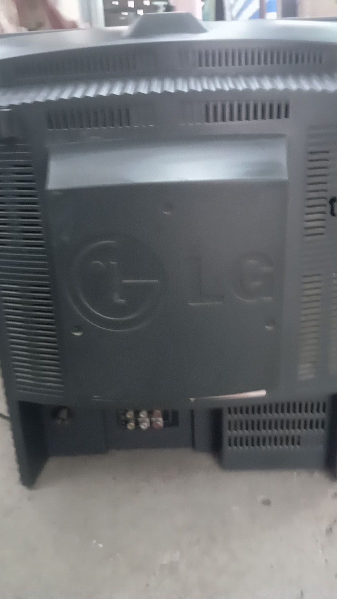 Televizor LG 230v 50Hz