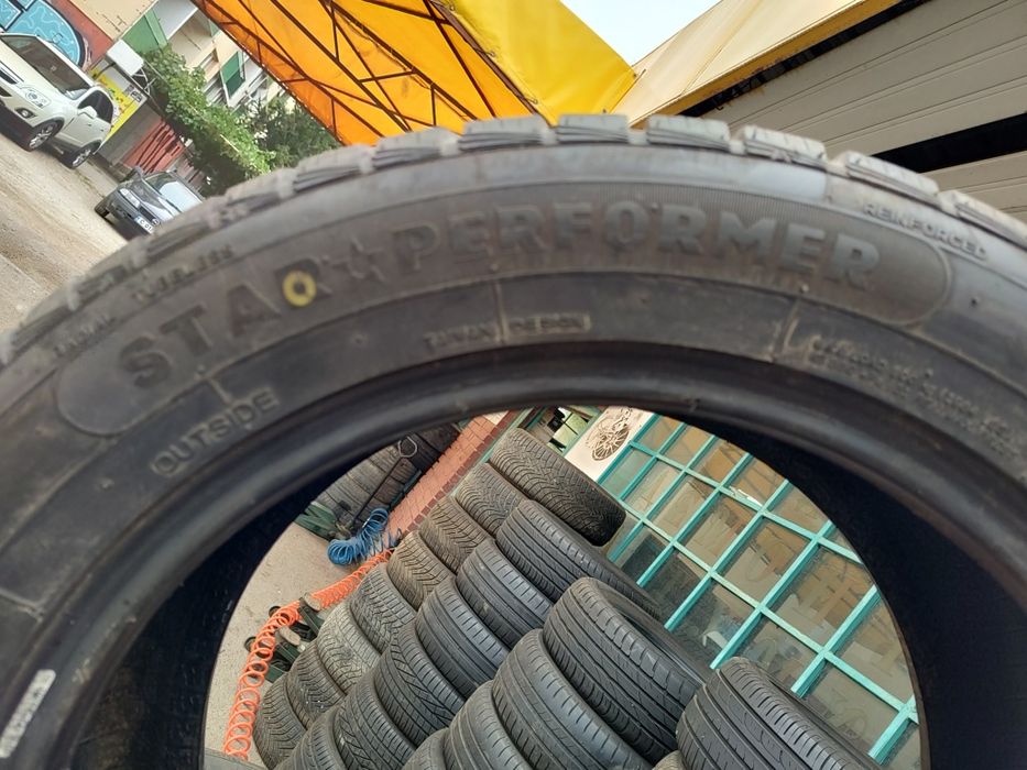Продавам 4 зимни гуми 235/55/18 Star Performer