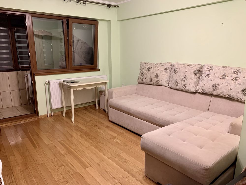 Apartament de închiriat (renovat complet) 39, 46 mp