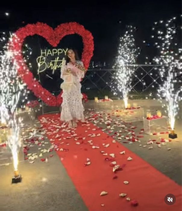 Красная дорожка пузыри, Тяжёлый дым, фонтан, фейерверк, эффект золушки