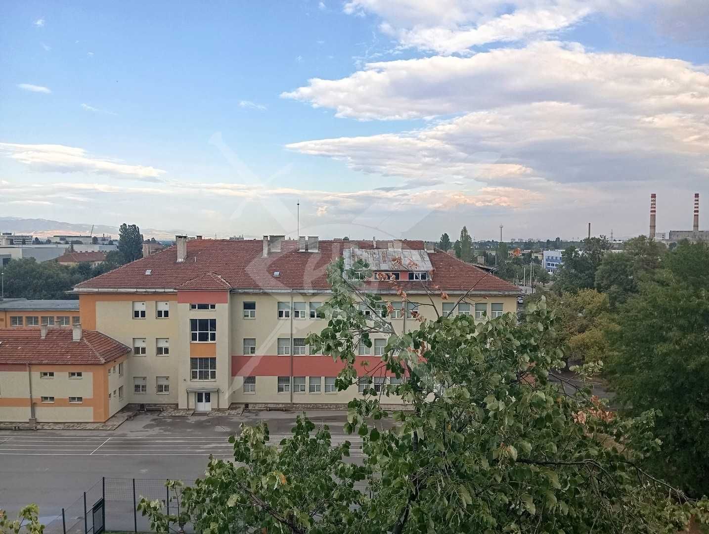 Тристаен апартамент в жк. Толстой № 88931