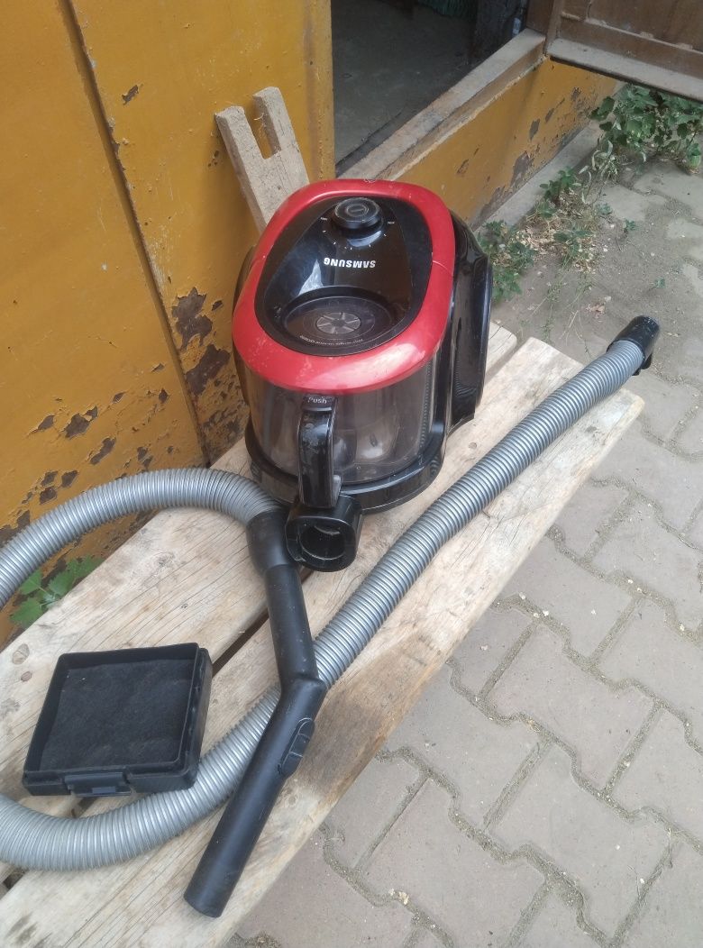 Продам мощный пылесос