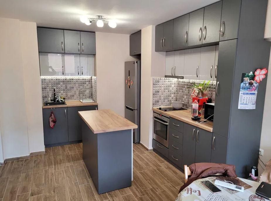 Дава се под наем Двустаен апартамент в Варна, Възраждане 1 - 60 кв.м за 434 € - Снимка #1