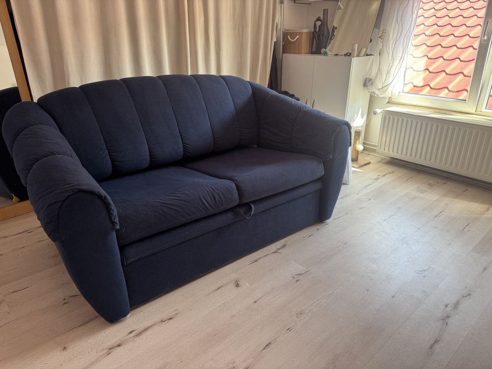 Vand canapea albastra extensibila