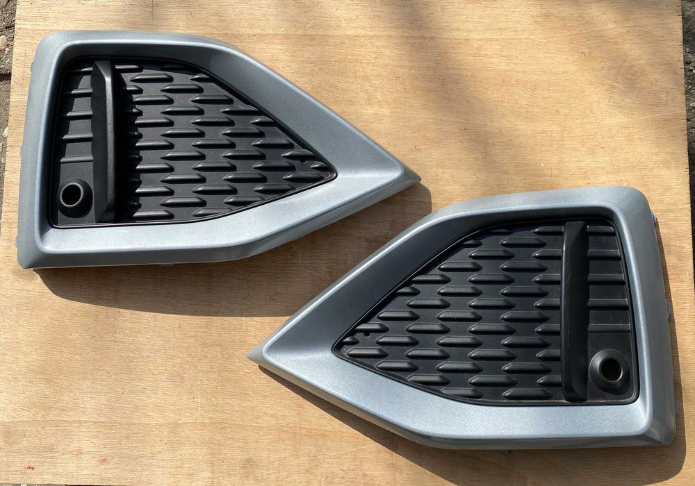 Grile bara fata Audi Q2 2020-2022