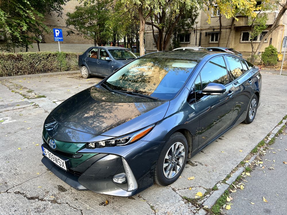 Toyota prius PHV  Prime plug in hybrid impecabila!