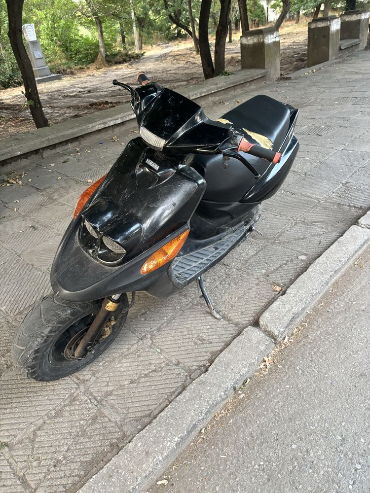 Продавам Скутер yamaha