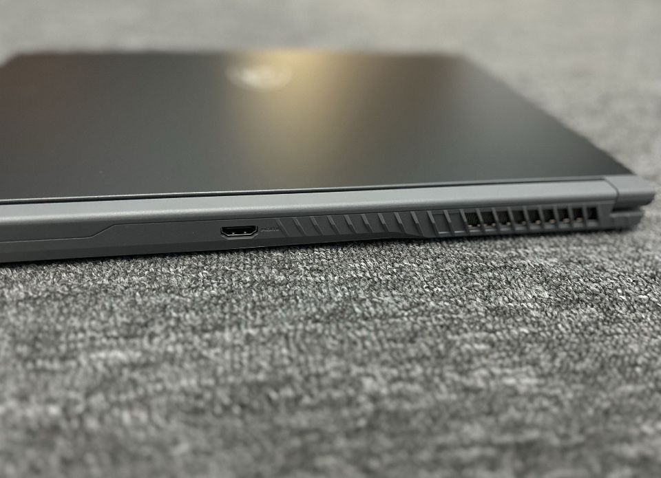 Laptop Gaming MSI Thin 15 -i7, RTX3050, 16GB RAM - In garantie - Nou
