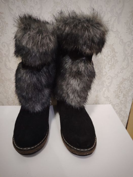 Теплые новые Унты