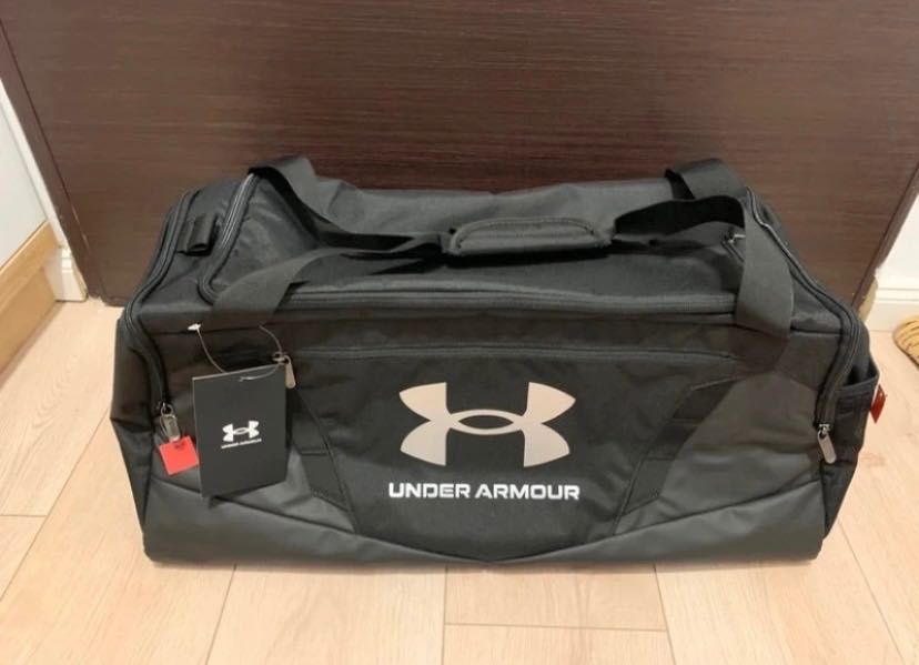 Geanta noua Under Armour