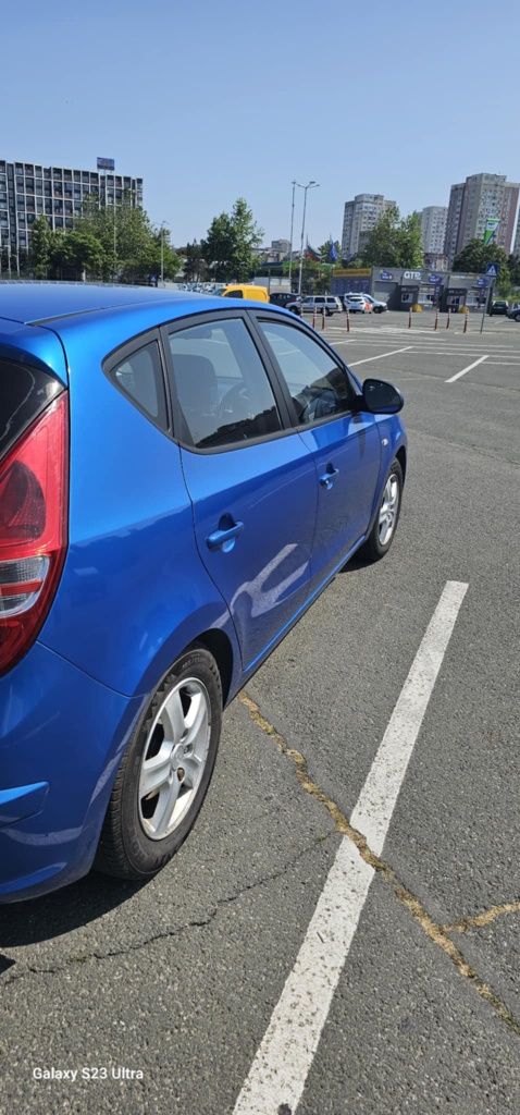 Продавам Hyundai i30