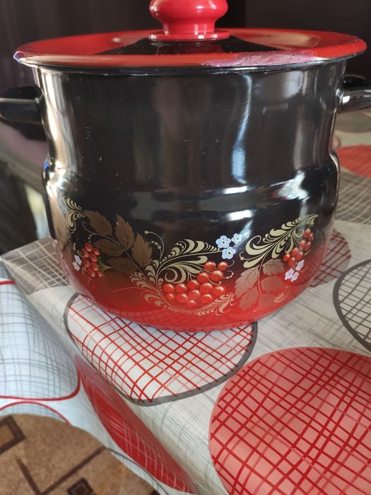 Продам кастрюлю на 5 литров