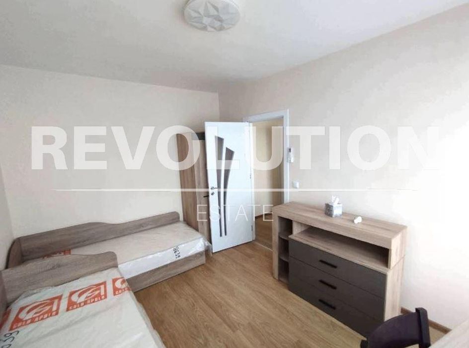 Дава се под наем Тристаен апартамент в Варна, Зимно кино Тракия - 75 кв.м за 500 € - Снимка #2