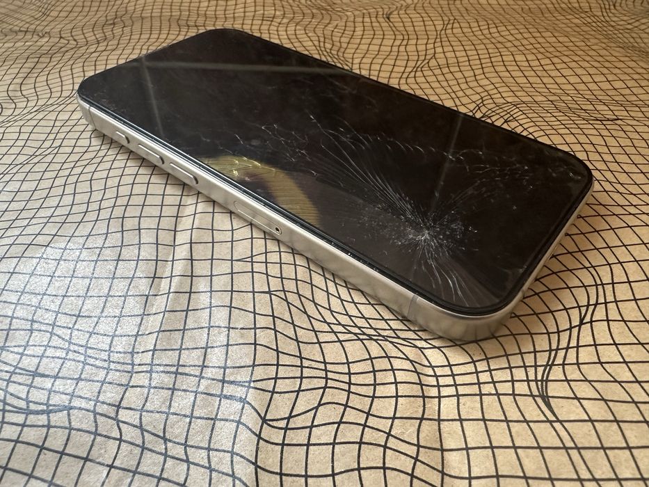 IPhone 15 Pro 128GB - Natural Titanium