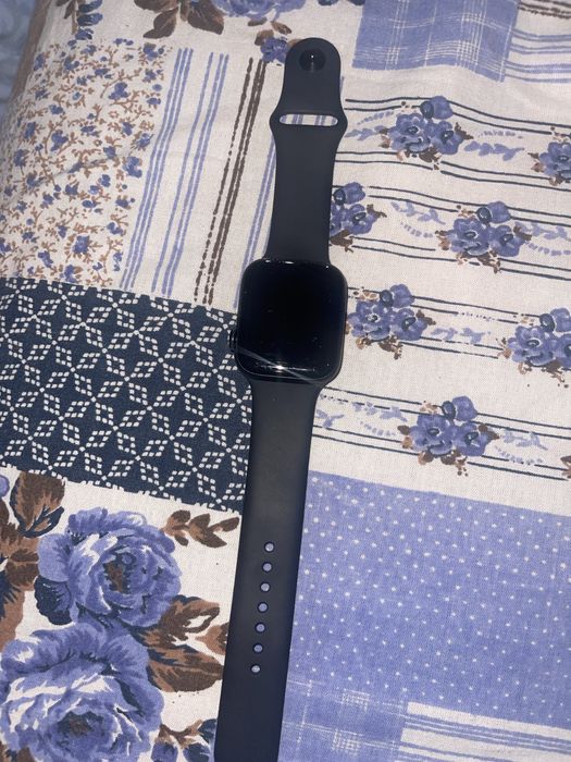 Watch se 44 mm емкость 100