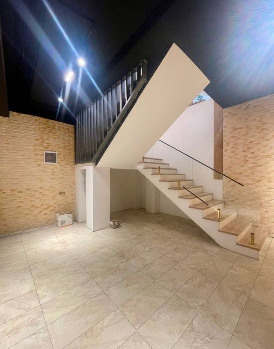 Мирзо Улугбекский район 400м2
Ул. Циолковского 
Дом