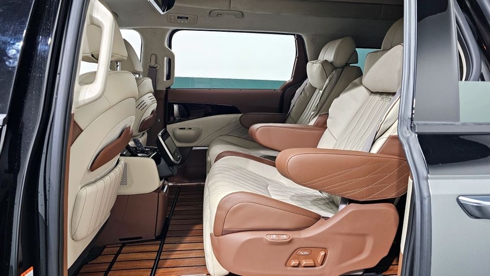 Kia Carnival Gasoline 9-Seater Hi Limousine