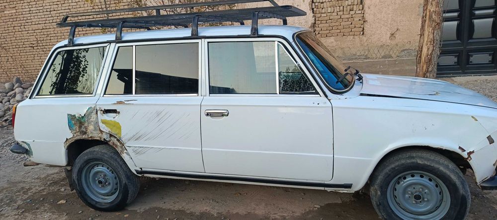 Vaz 2102 furgon sotiladi