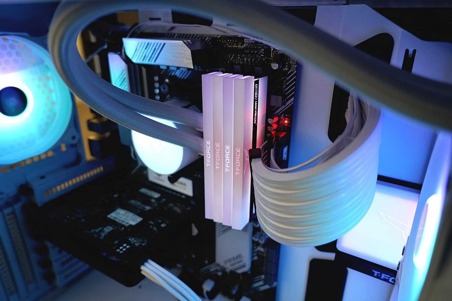 Рам памет TeamGroup Xtreem WHITE ARGB  64GB (2x32GB) DDR4  3600MHz