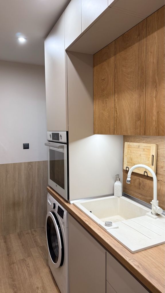Продава се Двустаен апартамент в София, Младост 4 - 45 кв.м за 4 €/кв.м - Снимка #1