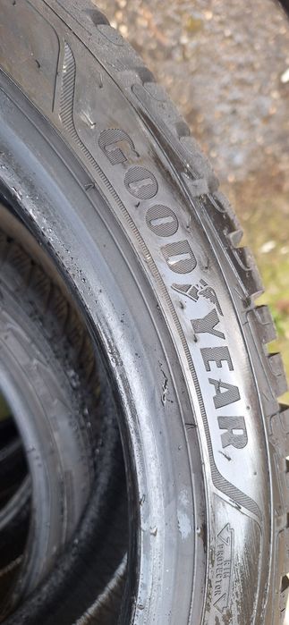 225 40 r18 iarna 550 lei/set