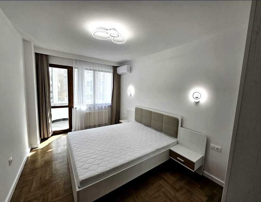 Дава се под наем Тристаен апартамент в Пловдив, Център - 130 кв.м за 850 € - Снимка #3
