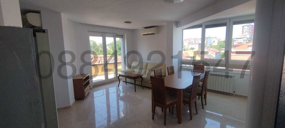 Продава апартамент 140 кв.м в центъра-5 етаж-непоследен
