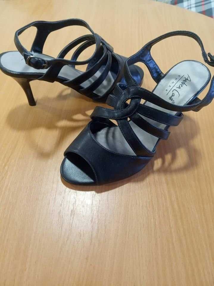 Новые женские туфли, от итальянского бренда Andrea Conti.