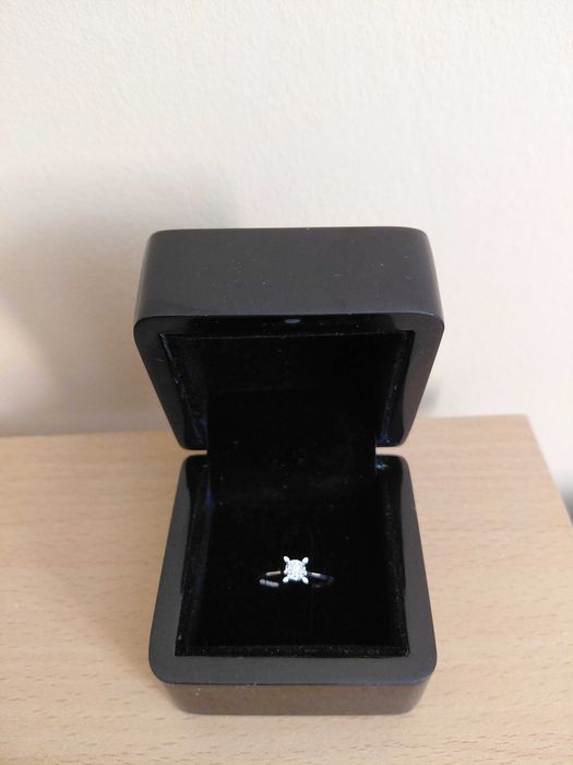 Годежен пръстен/Бяло злато/Диамант